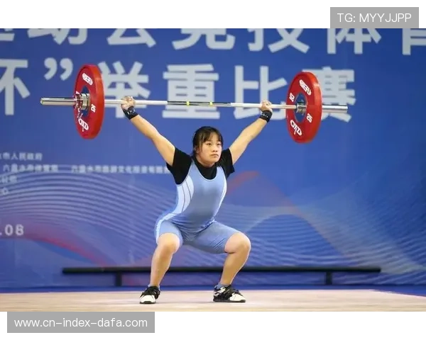 女子举重49公斤级决赛激烈上演中国选手力压群雄勇夺金牌